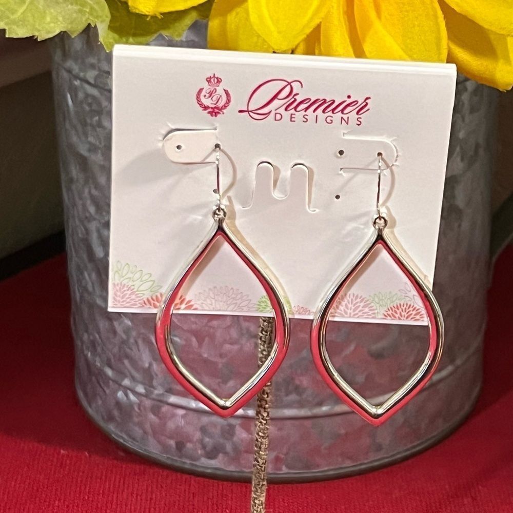Premier Designs Layla Silver Teardrop Earrings #PDER1